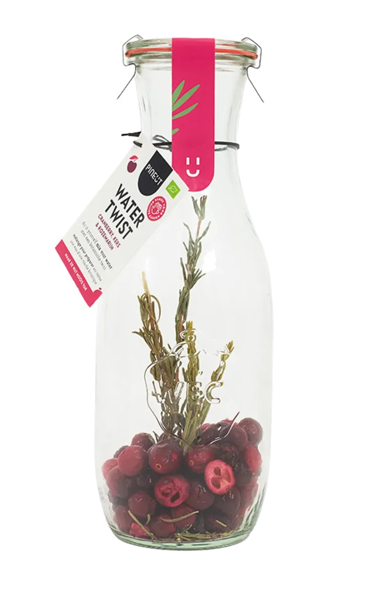 Pineut DIY Carafe Watertwist - Cranberry, Cherry & Rosemary