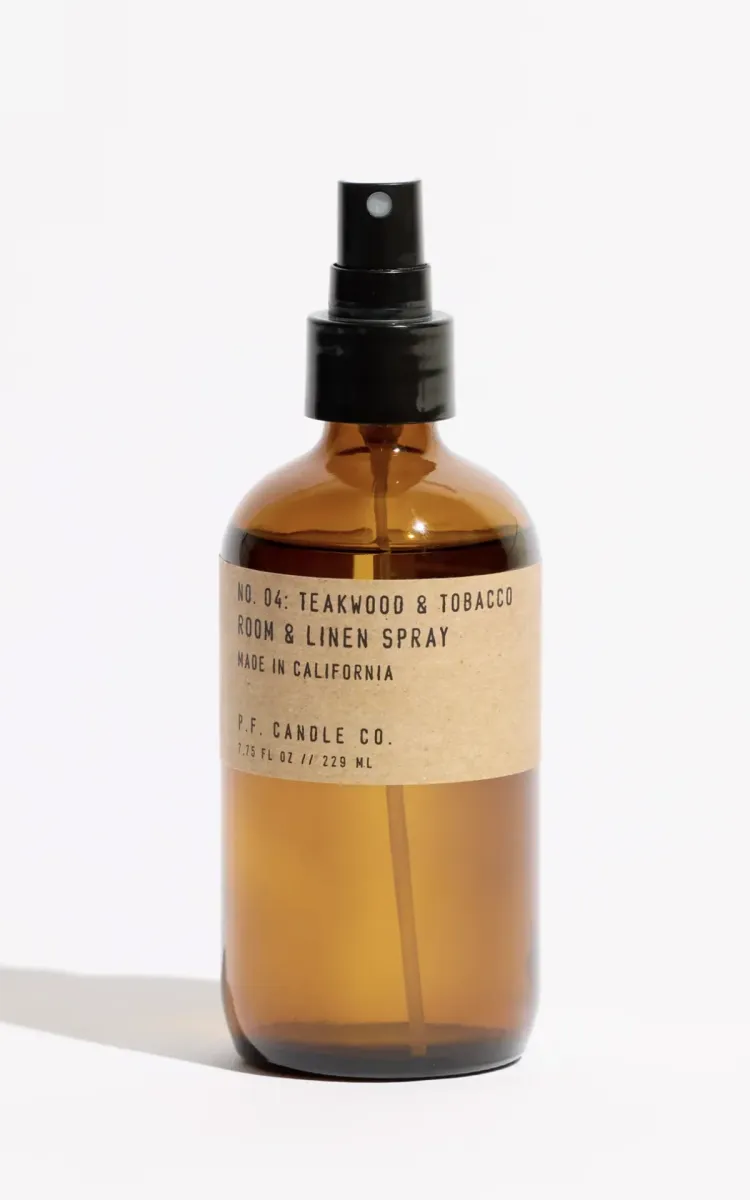 P.F. Candle Co. Spray No.4 Teakwood & Tobacco