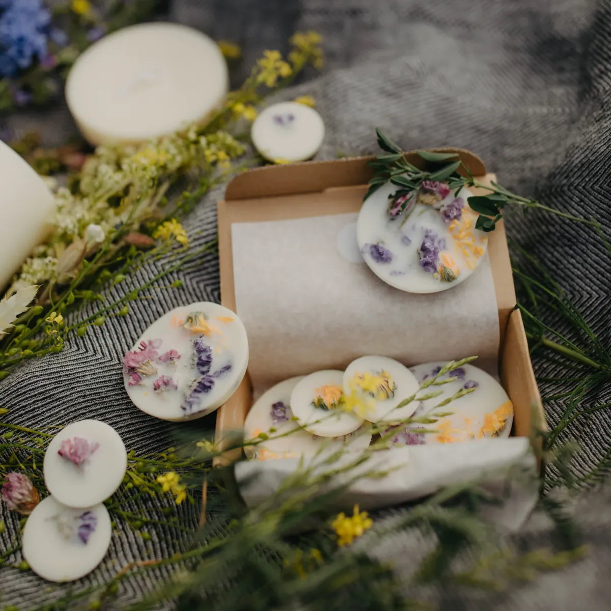 The MUNIO Scented Wax Rounds - Wild Flowers