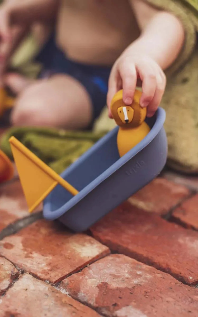 Trixie Bath Toy Sailboat Mr Lion