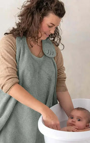 Nifty Handsfree Bath Cape