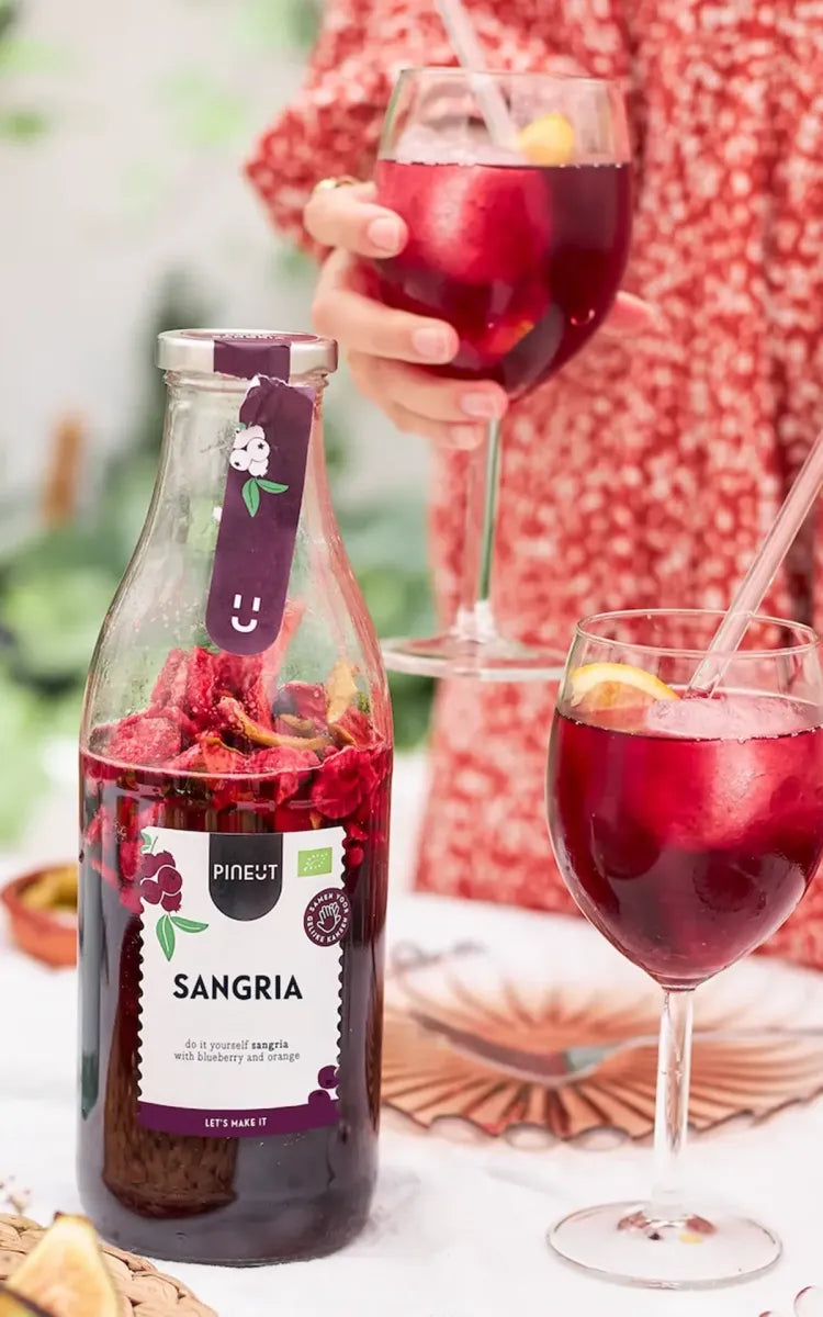 Pineut DIY Carafe Sangria Red