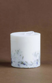 The MUNIO Candle Pillar Juniper & Limonium
