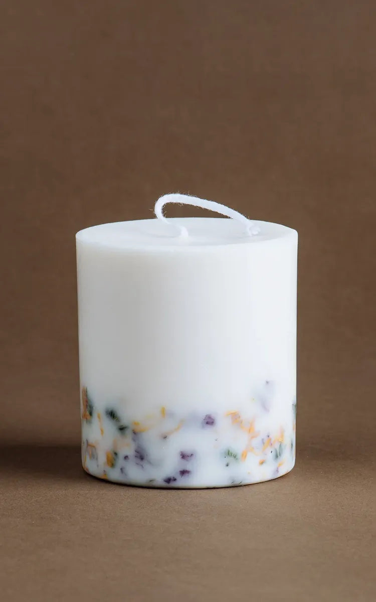 The MUNIO Candle Pillar Wild Flowers