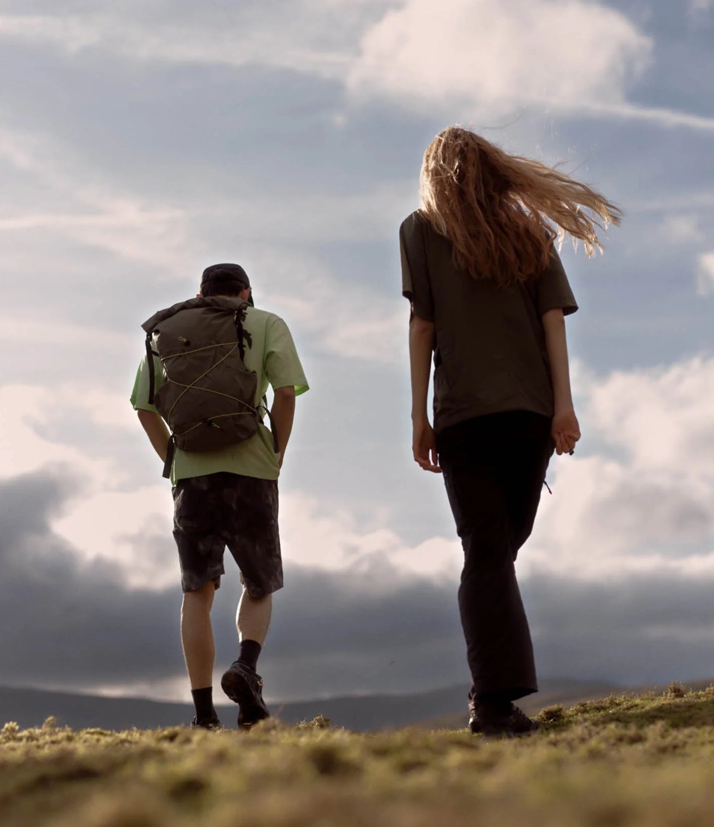 elliker-buckden-roll-top-backpack.webp
