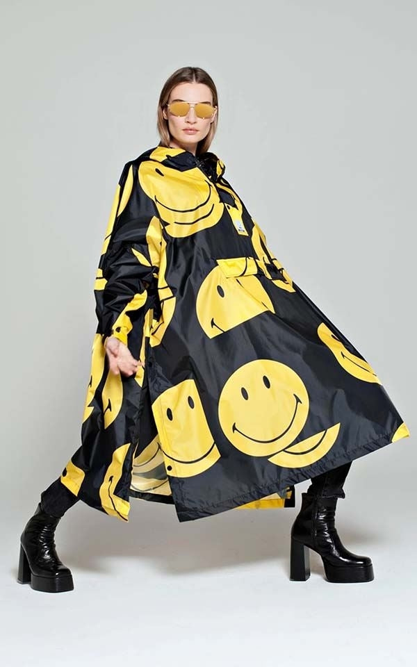 Jacket Poncho Classic Smiles x Smiley