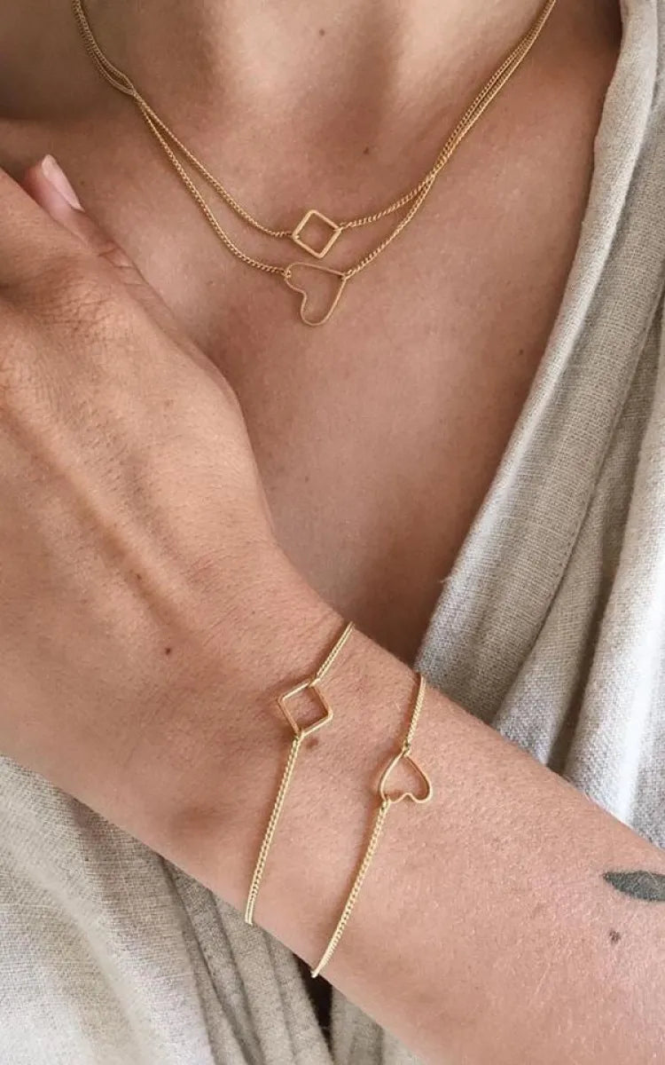 Essyello Necklace Open Heart