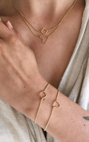 Essyello Necklace Square