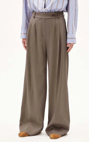 Pants Kaayua