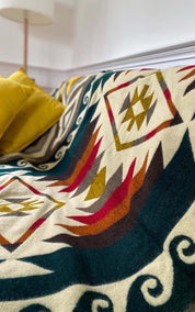 Plaid Native Cayambe