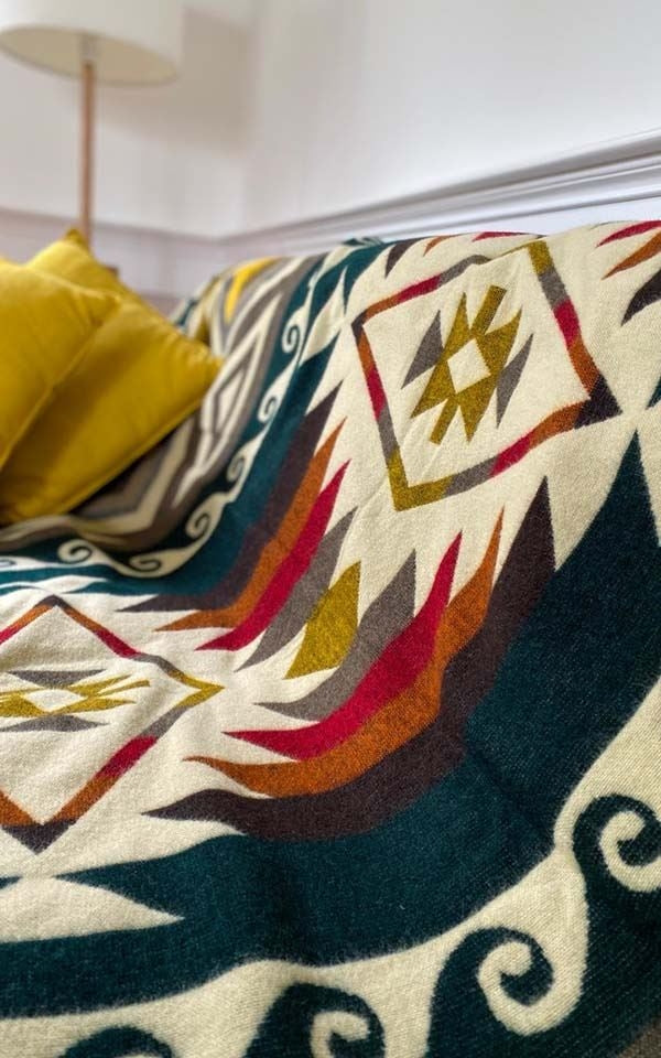 Plaid Native Cayambe