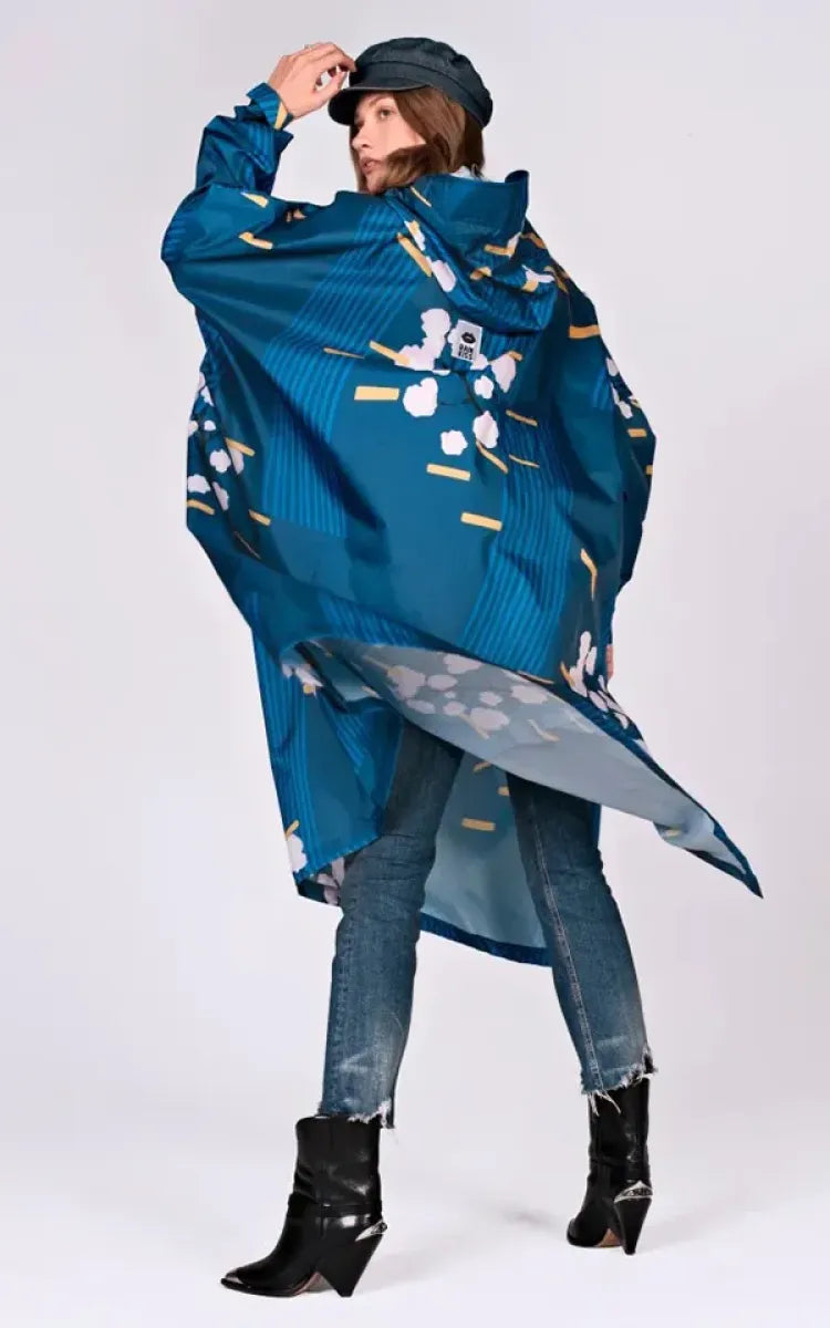 Rainkiss Poncho Japanese Blossom