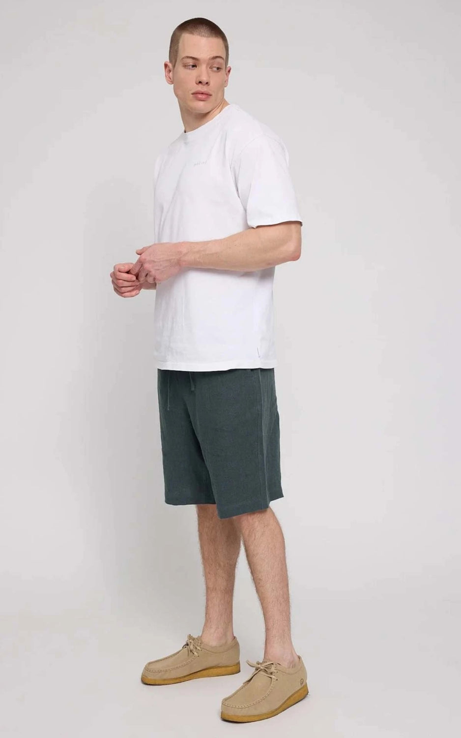 Short Linen Pull-on