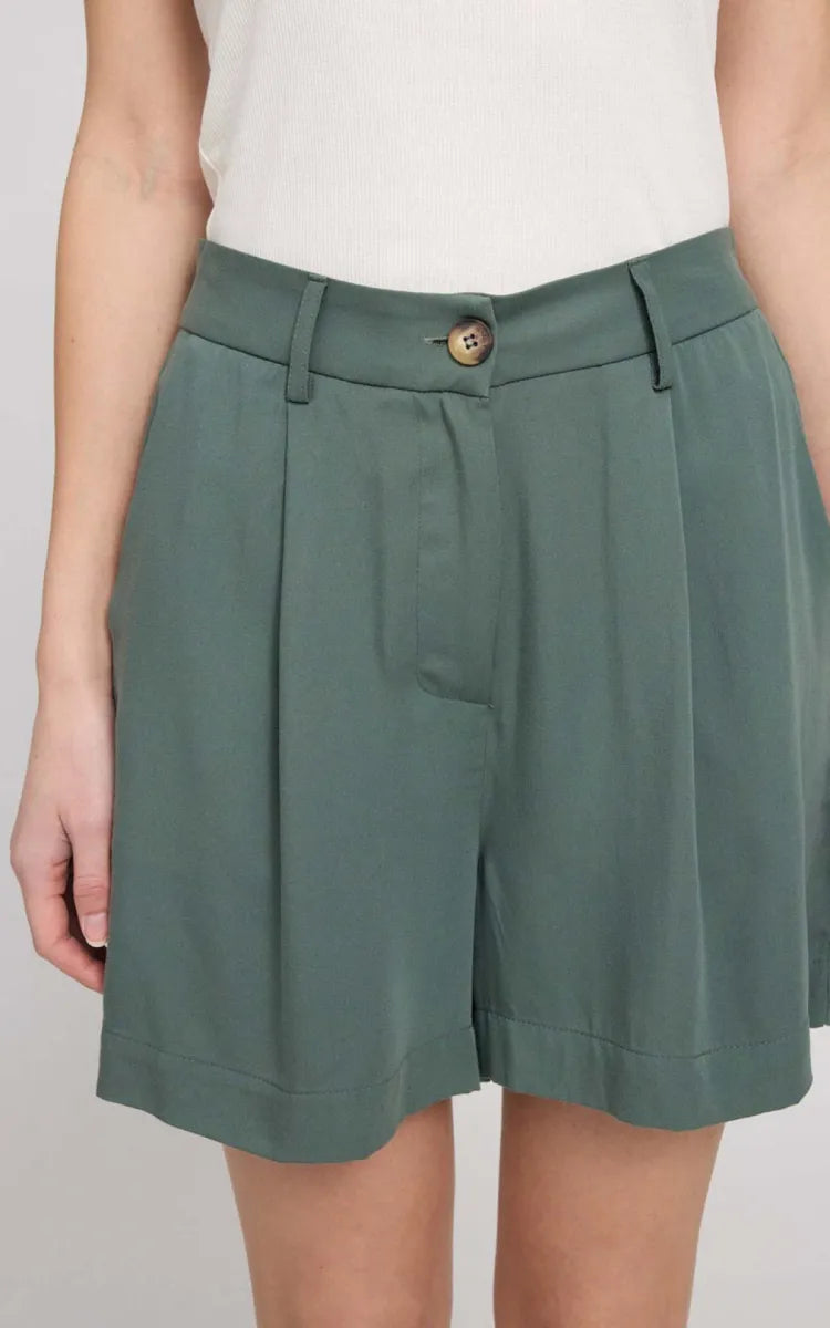 Mazine Shorts Pleated