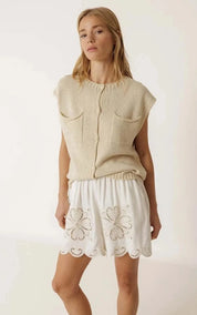 indi & cold Shorts Scalloped Embroidery