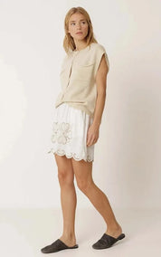 indi & cold Shorts Scalloped Embroidery