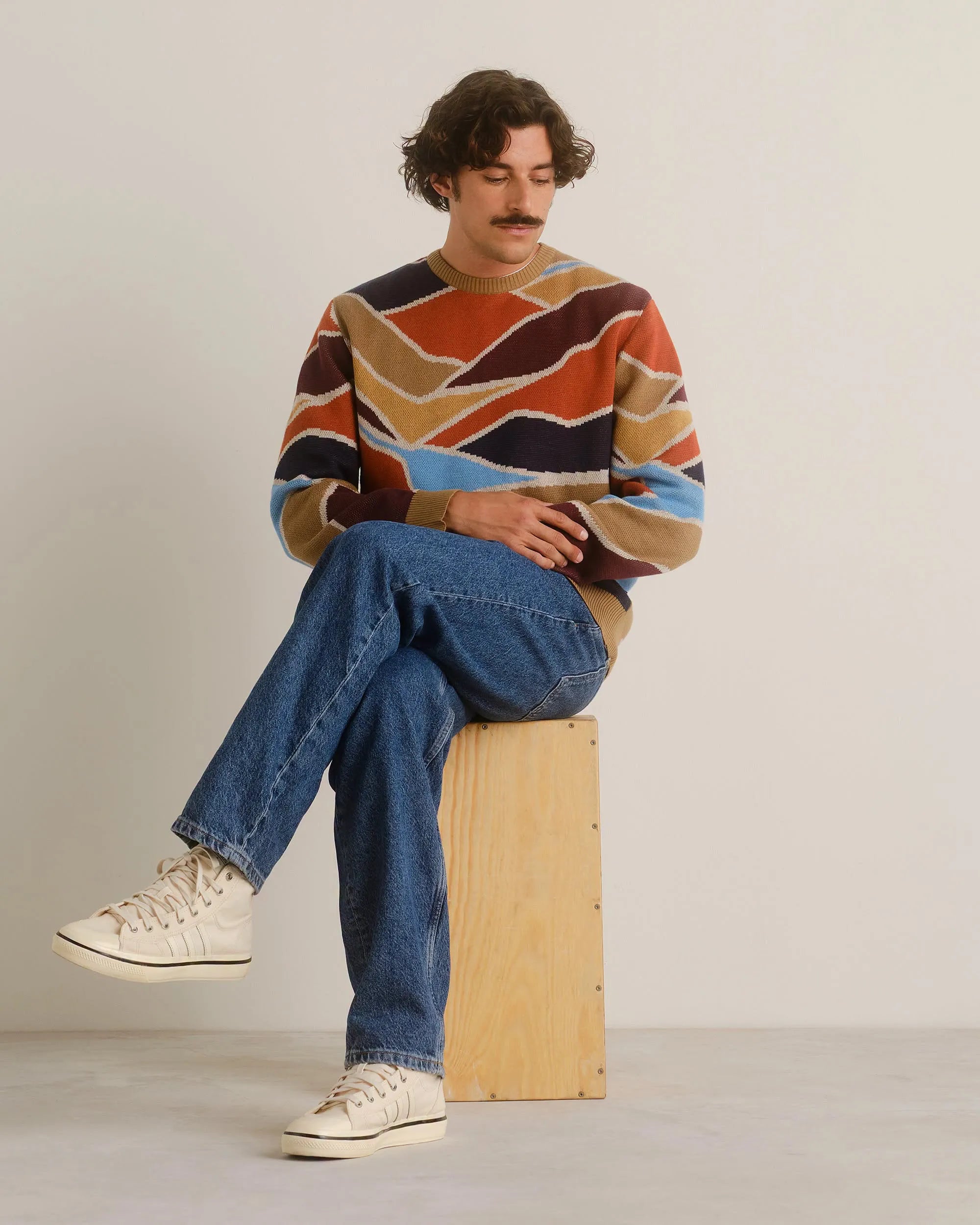 sweater_nora.webp
